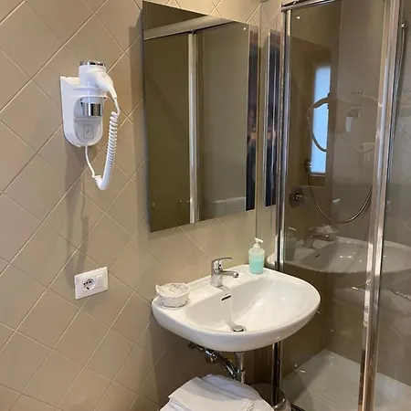 Santacroce Nocleg ze śniadaniem 4*